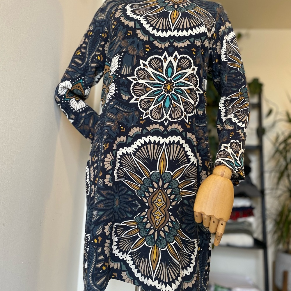 H&M Maxi Pattern Dress - Picture 9 of 9